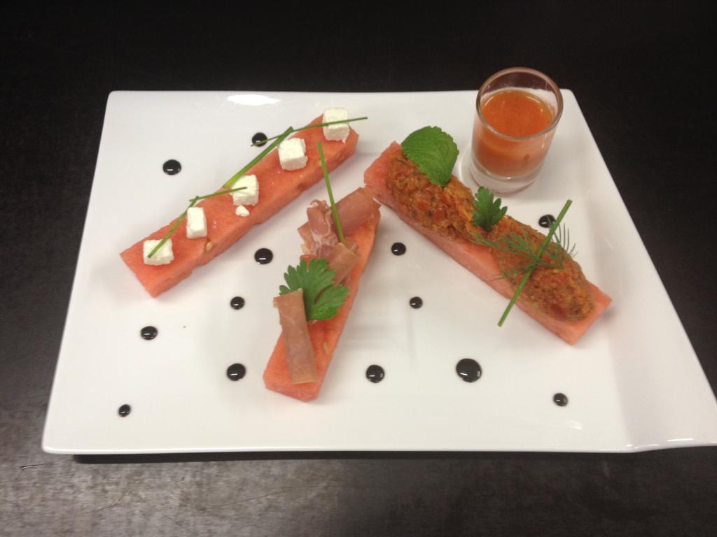 Logis Hotel Les Platanes Reyssouze エクステリア 写真