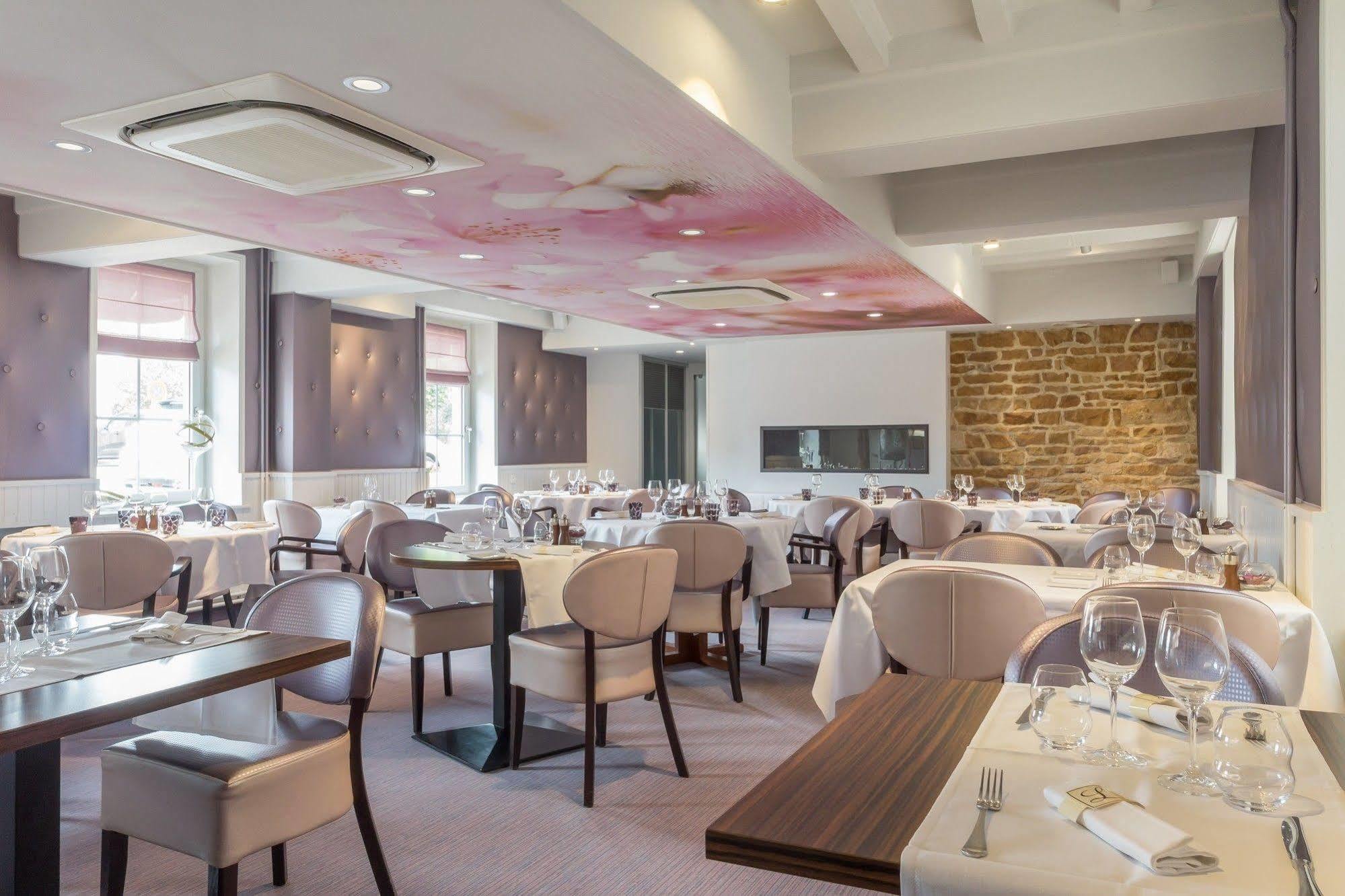Logis Hotel Les Platanes Reyssouze エクステリア 写真