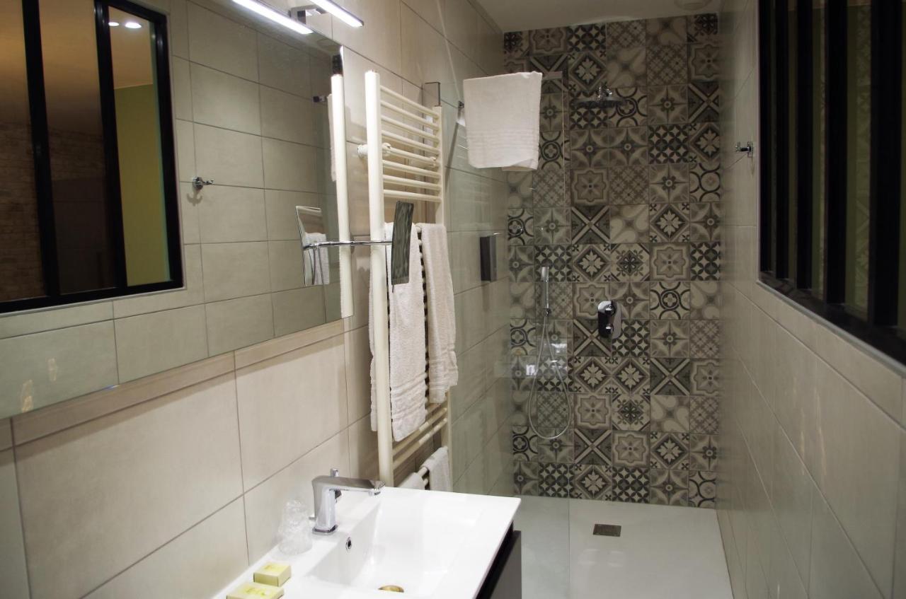Logis Hotel Les Platanes Reyssouze エクステリア 写真