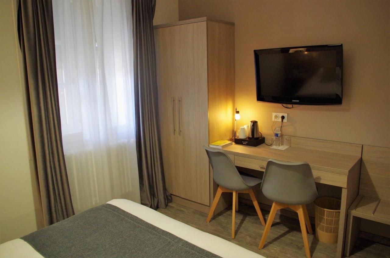 Logis Hotel Les Platanes Reyssouze エクステリア 写真